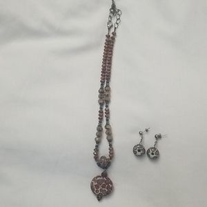 Necklace and earing set